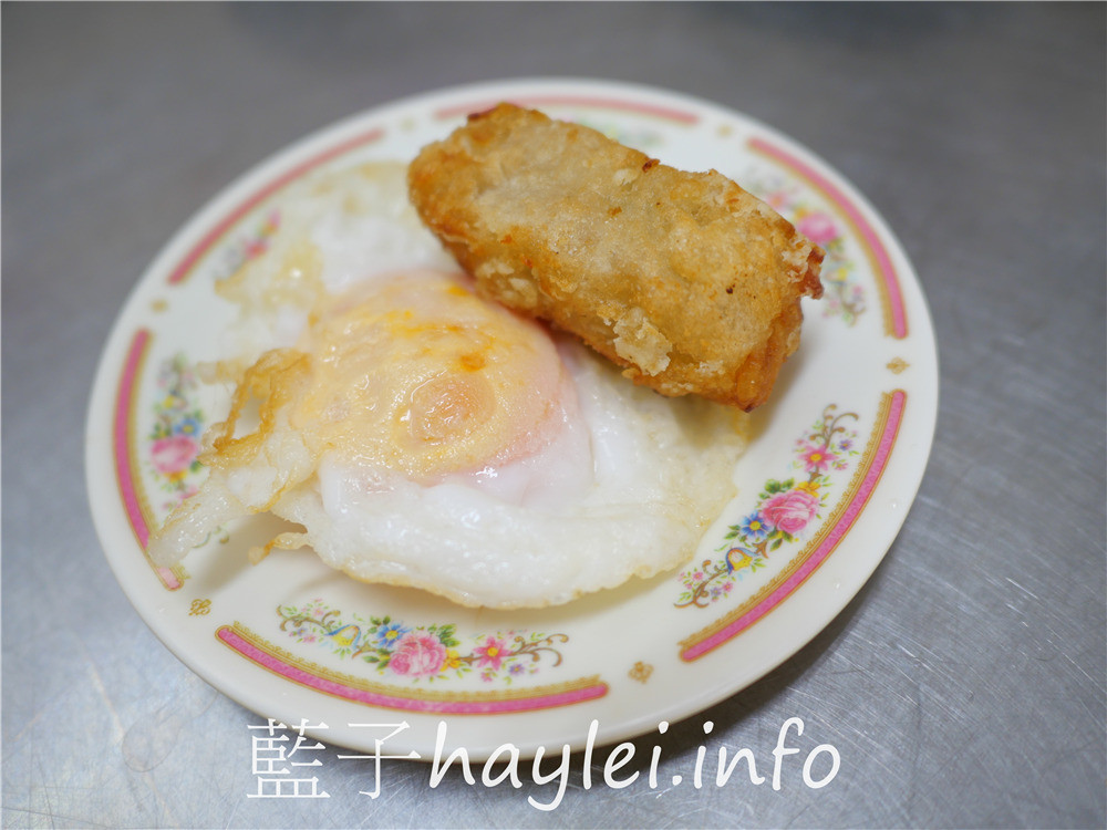 彰化爌肉飯推薦/謝家爌肉飯-每天凌晨手工切肉熬煮出的古法秘製爌肉，新鮮美味，古早味控肉肉質彈香入味，Q彈有嚼勁，每口都是幸福！謝家豬腳禮盒真材實料誠意滿滿，不論送禮或自用都很棒呢！彰化美食推薦/彰化小吃/彰化控肉飯/謝家招牌爌肉/蛤蜊麵/滷肉飯/肉燥飯/手工角切滷肉飯/藍子愛美食 中式料理 國內旅遊 攝影 民生資訊分享 飲食集錦 