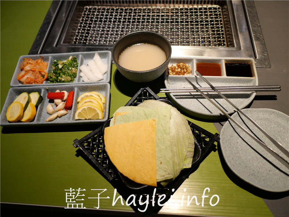 台中西屯/原燒台中東海店-逸品盛合套餐超級豐盛,一次飽嚐肋眼牛排、蒜香橫隔膜、極選澳洲和牛、伊比利骰子豬等夢幻組合,專人代烤超貼心!台中美食/台中燒烤/台中燒肉/O-NiKU/優質原味燒肉/王品集團美食/藍子愛美食 中式料理 國內旅遊 攝影 民生資訊分享 飲食集錦