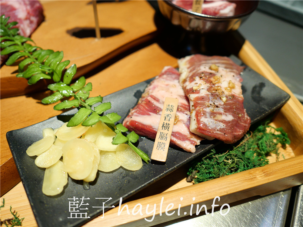 台中西屯/原燒台中東海店-逸品盛合套餐超級豐盛，一次飽嚐肋眼牛排、蒜香橫隔膜、極選澳洲和牛、伊比利骰子豬等夢幻組合，專人代烤超貼心！台中美食/台中燒烤/台中燒肉/O-NiKU/優質原味燒肉/王品集團美食/藍子愛美食 中式料理 國內旅遊 攝影 民生資訊分享 飲食集錦 