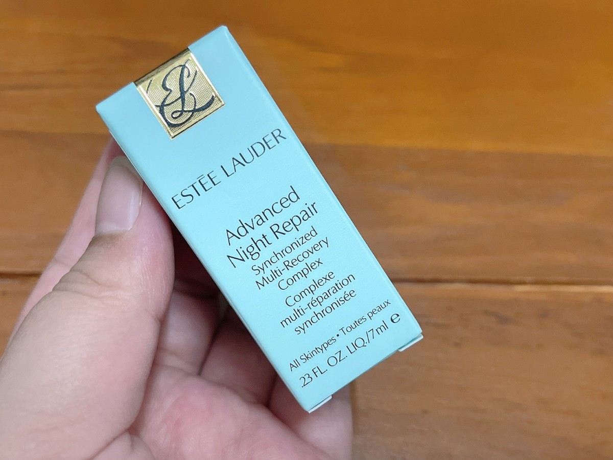 專櫃保養品分享/精華液推薦/Estee Lauder/雅詩蘭黛-特潤超導全方位修護露-使用心得分享 美妝保養/肌膚保養/專櫃精華液推薦/雅詩蘭黛精華液評價/藍子愛保養 保養品分享 彩妝品 彩妝品分享 攝影 民生資訊分享 
