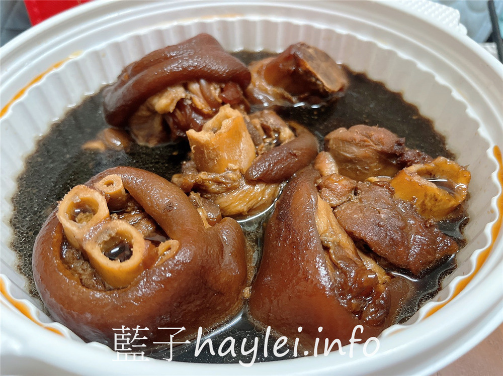 彰化爌肉飯推薦/謝家爌肉飯-每天凌晨手工切肉熬煮出的古法秘製爌肉，新鮮美味，古早味控肉肉質彈香入味，Q彈有嚼勁，每口都是幸福！謝家豬腳禮盒真材實料誠意滿滿，不論送禮或自用都很棒呢！彰化美食推薦/彰化小吃/彰化控肉飯/謝家招牌爌肉/蛤蜊麵/滷肉飯/肉燥飯/手工角切滷肉飯/藍子愛美食 中式料理 國內旅遊 攝影 民生資訊分享 飲食集錦 