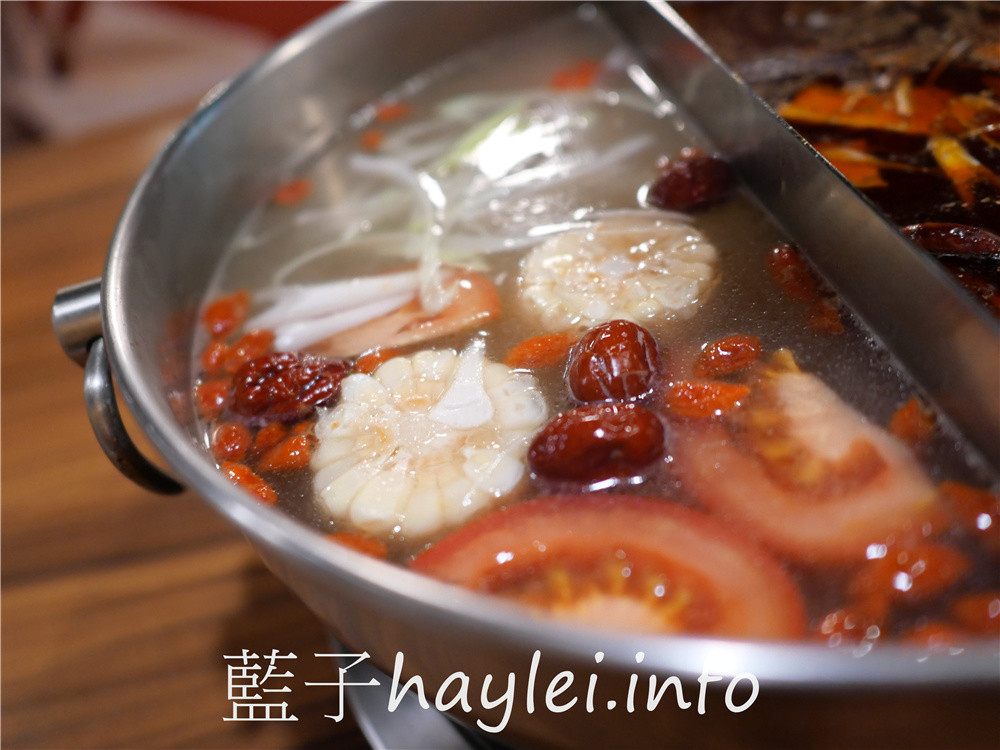 台北大安/忠孝敦化站/老鼎旺川味鍋物-台北老字號正宗四川麻辣火鍋,用數十種中藥、牛骨熬出的牛油麻辣火鍋香氣逼人且口感溫潤,適合一家大小共襄品味!雞爪透香美味堪稱天下第一爪、手工蝦漿蝦肉彈Q口感一絕,還可以coldstone冰淇淋無限吃~台北美食/麻辣美食/台北火鍋餐廳推薦/藍子愛美食 中式料理 國內旅遊 攝影 民生資訊分享 飲食集錦