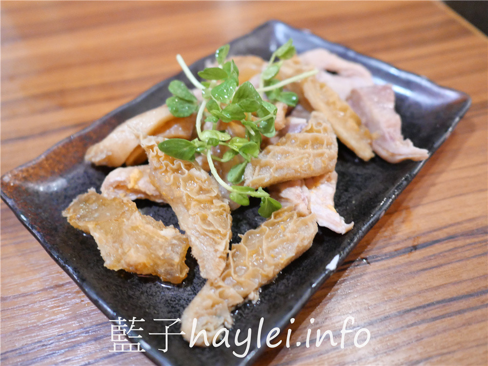 台北大安/忠孝敦化站/老鼎旺川味鍋物-台北老字號正宗四川麻辣火鍋,用數十種中藥、牛骨熬出的牛油麻辣火鍋香氣逼人且口感溫潤,適合一家大小共襄品味!雞爪透香美味堪稱天下第一爪、手工蝦漿蝦肉彈Q口感一絕,還可以coldstone冰淇淋無限吃~台北美食/麻辣美食/台北火鍋餐廳推薦/藍子愛美食 中式料理 國內旅遊 攝影 民生資訊分享 飲食集錦