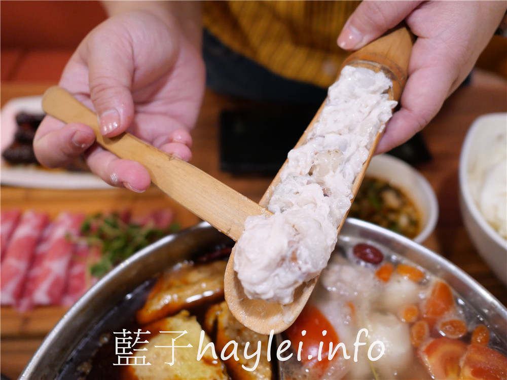 台北大安/忠孝敦化站/老鼎旺川味鍋物-台北老字號正宗四川麻辣火鍋,用數十種中藥、牛骨熬出的牛油麻辣火鍋香氣逼人且口感溫潤,適合一家大小共襄品味!雞爪透香美味堪稱天下第一爪、手工蝦漿蝦肉彈Q口感一絕,還可以coldstone冰淇淋無限吃~台北美食/麻辣美食/台北火鍋餐廳推薦/藍子愛美食 中式料理 國內旅遊 攝影 民生資訊分享 飲食集錦