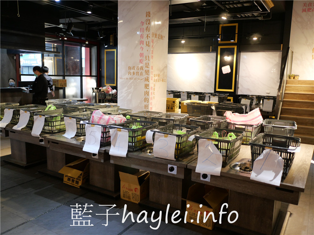 肉多多火鍋防疫2.0經濟套餐-期間限定5折,在家就是肉の天堂!2人、4人、6人防疫經濟餐,湯頭好喝且肉量誠意滿滿,防疫外帶遇到史上最強外帶防疫省長餐真的超值,也來讓肉多多成為你的防疫肉鋪吧~台中美食/台中西區/台中火鍋/外帶美食/肉多多台中向上店/藍子愛美食 中式料理 國內旅遊 攝影 民生資訊分享 飲食集錦