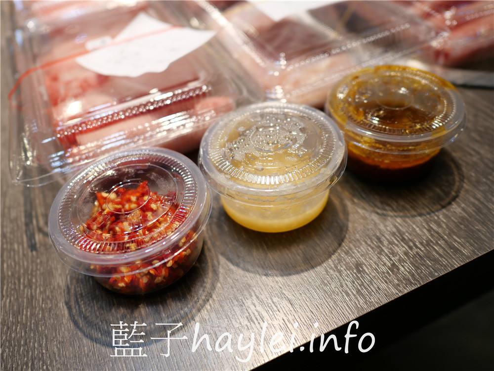肉多多火鍋防疫2.0經濟套餐-期間限定5折，在家就是肉の天堂！2人、4人、6人防疫經濟餐，湯頭好喝且肉量誠意滿滿，防疫外帶遇到史上最強外帶防疫省長餐真的超值，也來讓肉多多成為你的防疫肉鋪吧～台中美食/台中西區/台中火鍋/外帶美食/肉多多台中向上店/藍子愛美食 中式料理 國內旅遊 攝影 民生資訊分享 飲食集錦 