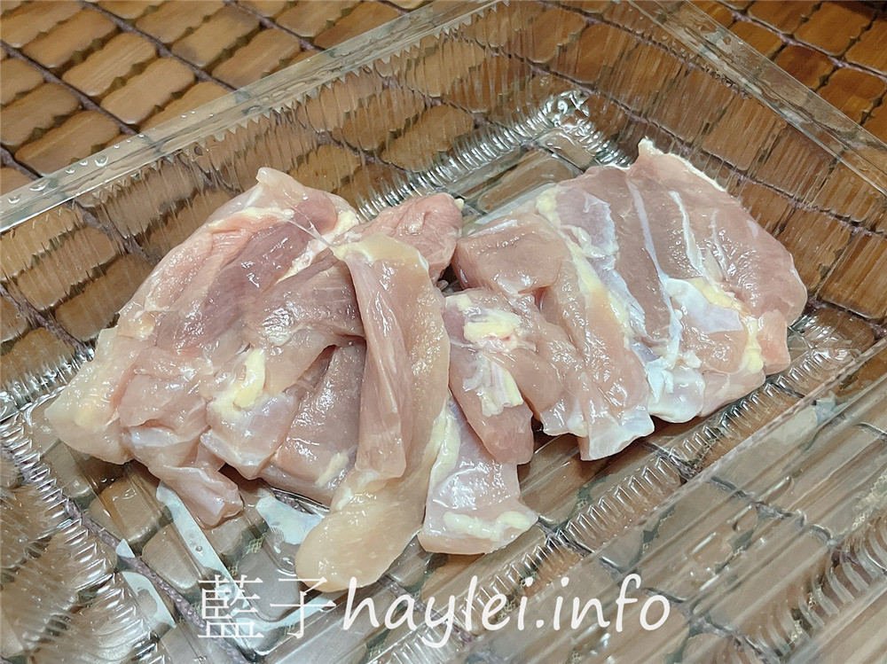 肉多多火鍋防疫2.0經濟套餐-期間限定5折，在家就是肉の天堂！2人、4人、6人防疫經濟餐，湯頭好喝且肉量誠意滿滿，防疫外帶遇到史上最強外帶防疫省長餐真的超值，也來讓肉多多成為你的防疫肉鋪吧～台中美食/台中西區/台中火鍋/外帶美食/肉多多台中向上店/藍子愛美食 中式料理 國內旅遊 攝影 民生資訊分享 飲食集錦 