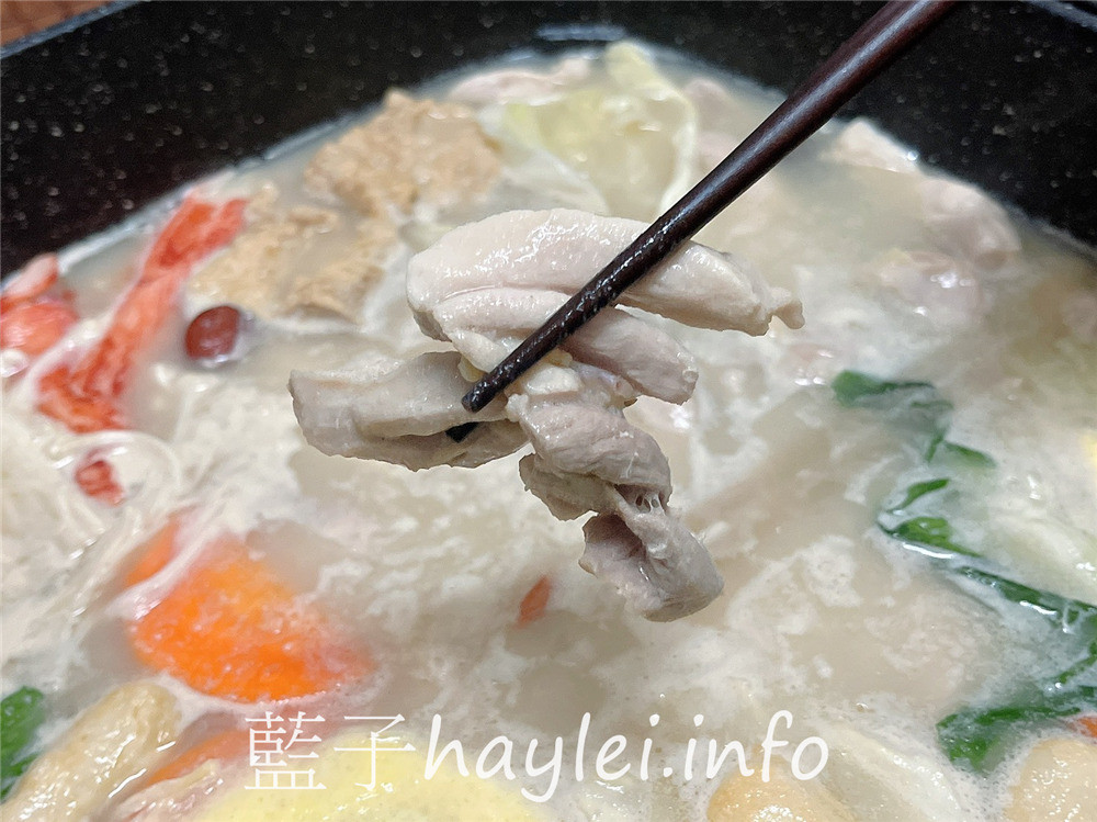 肉多多火鍋防疫2.0經濟套餐-期間限定5折，在家就是肉の天堂！2人、4人、6人防疫經濟餐，湯頭好喝且肉量誠意滿滿，防疫外帶遇到史上最強外帶防疫省長餐真的超值，也來讓肉多多成為你的防疫肉鋪吧～台中美食/台中西區/台中火鍋/外帶美食/肉多多台中向上店/藍子愛美食 中式料理 國內旅遊 攝影 民生資訊分享 飲食集錦 
