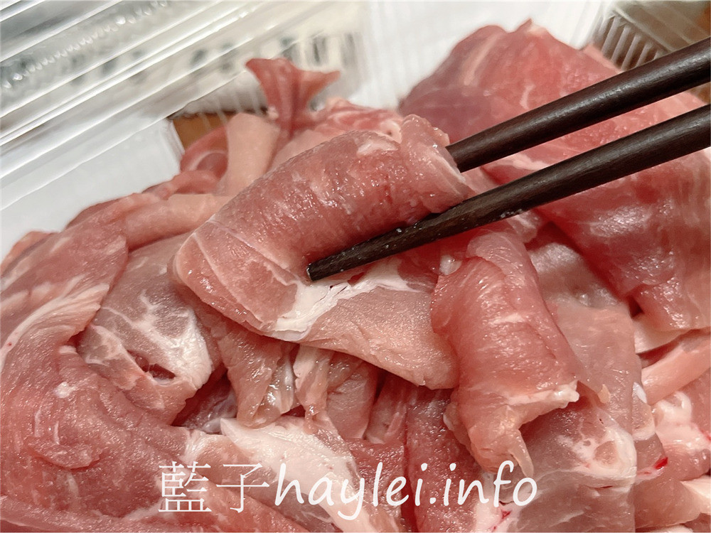 肉多多火鍋防疫2.0經濟套餐-期間限定5折，在家就是肉の天堂！2人、4人、6人防疫經濟餐，湯頭好喝且肉量誠意滿滿，防疫外帶遇到史上最強外帶防疫省長餐真的超值，也來讓肉多多成為你的防疫肉鋪吧～台中美食/台中西區/台中火鍋/外帶美食/肉多多台中向上店/藍子愛美食 中式料理 國內旅遊 攝影 民生資訊分享 飲食集錦 