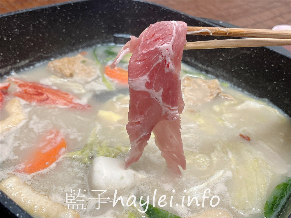肉多多火鍋防疫2.0經濟套餐-期間限定5折，在家就是肉の天堂！2人、4人、6人防疫經濟餐，湯頭好喝且肉量誠意滿滿，防疫外帶遇到史上最強外帶防疫省長餐真的超值，也來讓肉多多成為你的防疫肉鋪吧～台中美食/台中西區/台中火鍋/外帶美食/肉多多台中向上店/藍子愛美食 中式料理 國內旅遊 攝影 民生資訊分享 飲食集錦 
