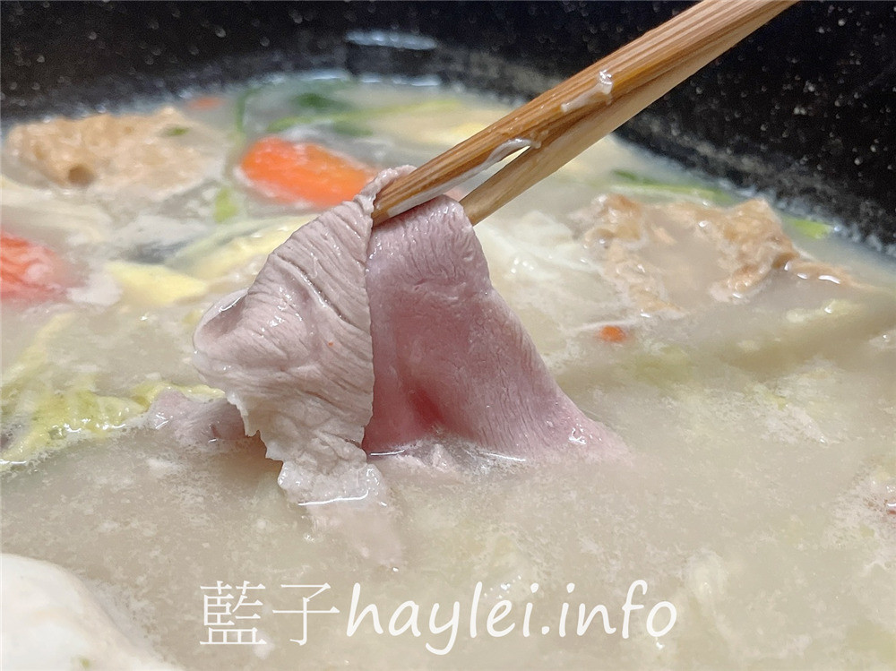 肉多多火鍋防疫2.0經濟套餐-期間限定5折，在家就是肉の天堂！2人、4人、6人防疫經濟餐，湯頭好喝且肉量誠意滿滿，防疫外帶遇到史上最強外帶防疫省長餐真的超值，也來讓肉多多成為你的防疫肉鋪吧～台中美食/台中西區/台中火鍋/外帶美食/肉多多台中向上店/藍子愛美食 中式料理 國內旅遊 攝影 民生資訊分享 飲食集錦 