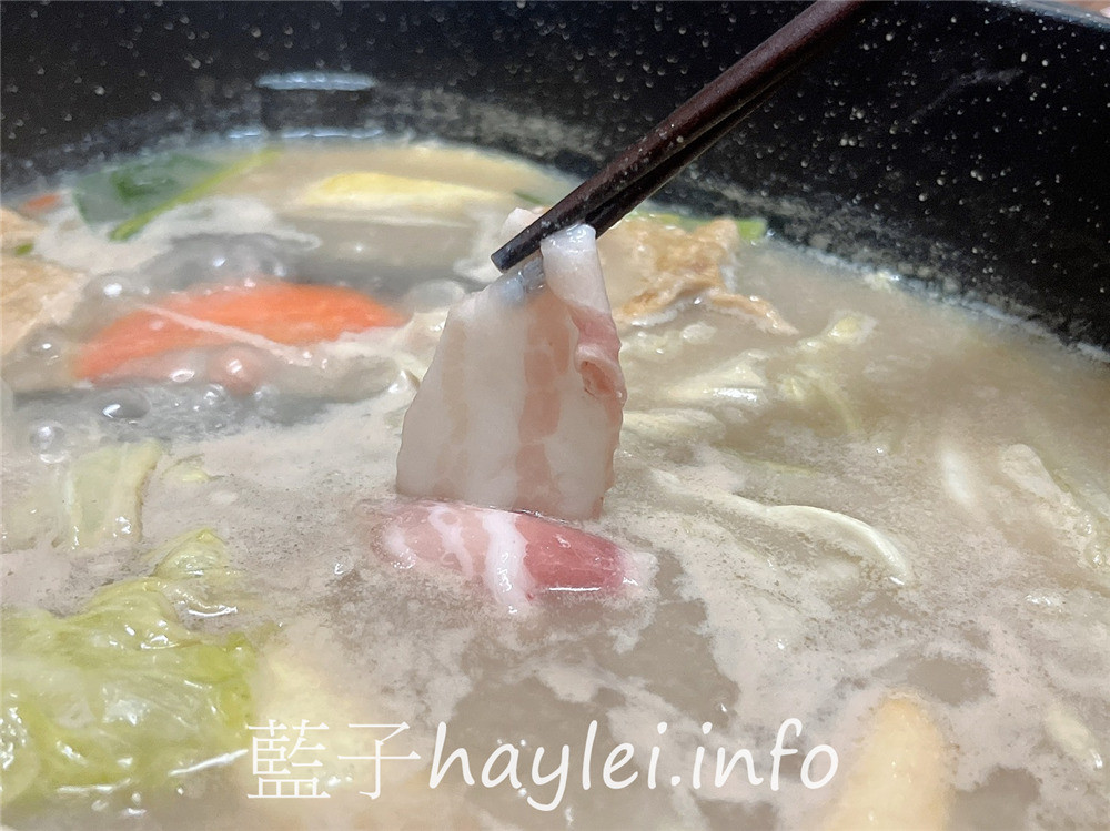 肉多多火鍋防疫2.0經濟套餐-期間限定5折，在家就是肉の天堂！2人、4人、6人防疫經濟餐，湯頭好喝且肉量誠意滿滿，防疫外帶遇到史上最強外帶防疫省長餐真的超值，也來讓肉多多成為你的防疫肉鋪吧～台中美食/台中西區/台中火鍋/外帶美食/肉多多台中向上店/藍子愛美食 中式料理 國內旅遊 攝影 民生資訊分享 飲食集錦 