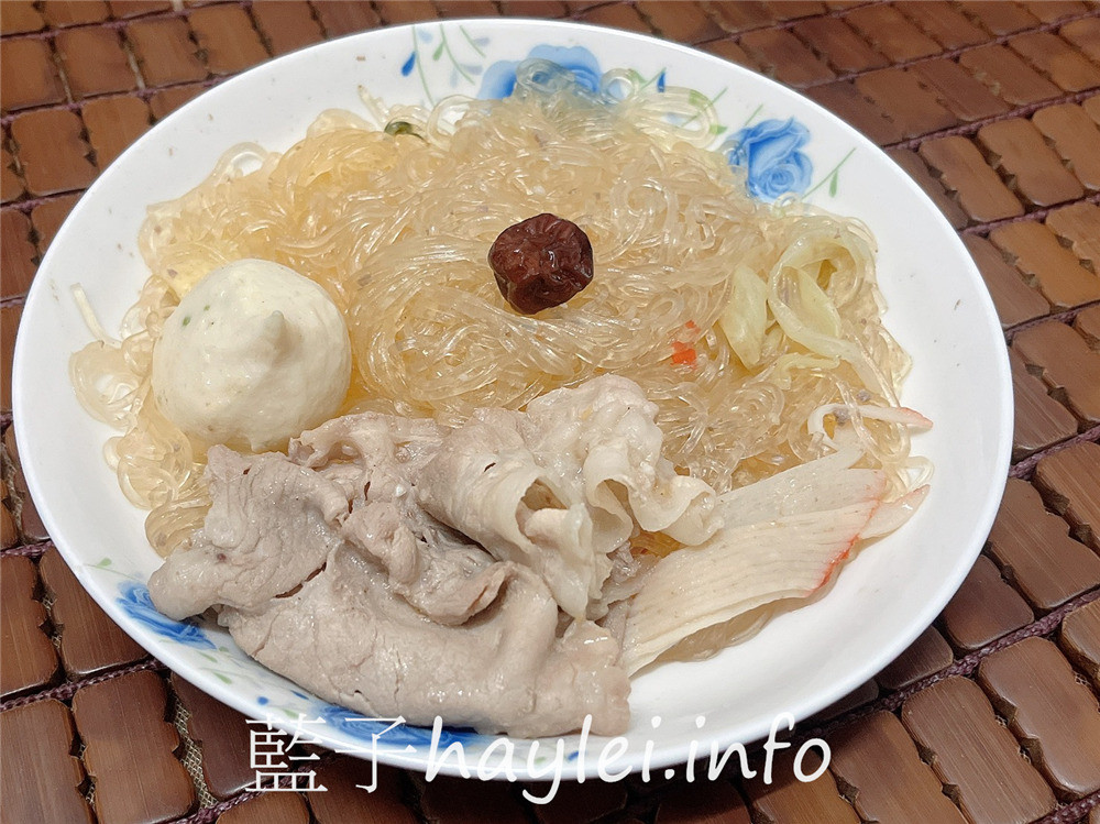 肉多多火鍋防疫2.0經濟套餐-期間限定5折，在家就是肉の天堂！2人、4人、6人防疫經濟餐，湯頭好喝且肉量誠意滿滿，防疫外帶遇到史上最強外帶防疫省長餐真的超值，也來讓肉多多成為你的防疫肉鋪吧～台中美食/台中西區/台中火鍋/外帶美食/肉多多台中向上店/藍子愛美食 中式料理 國內旅遊 攝影 民生資訊分享 飲食集錦 