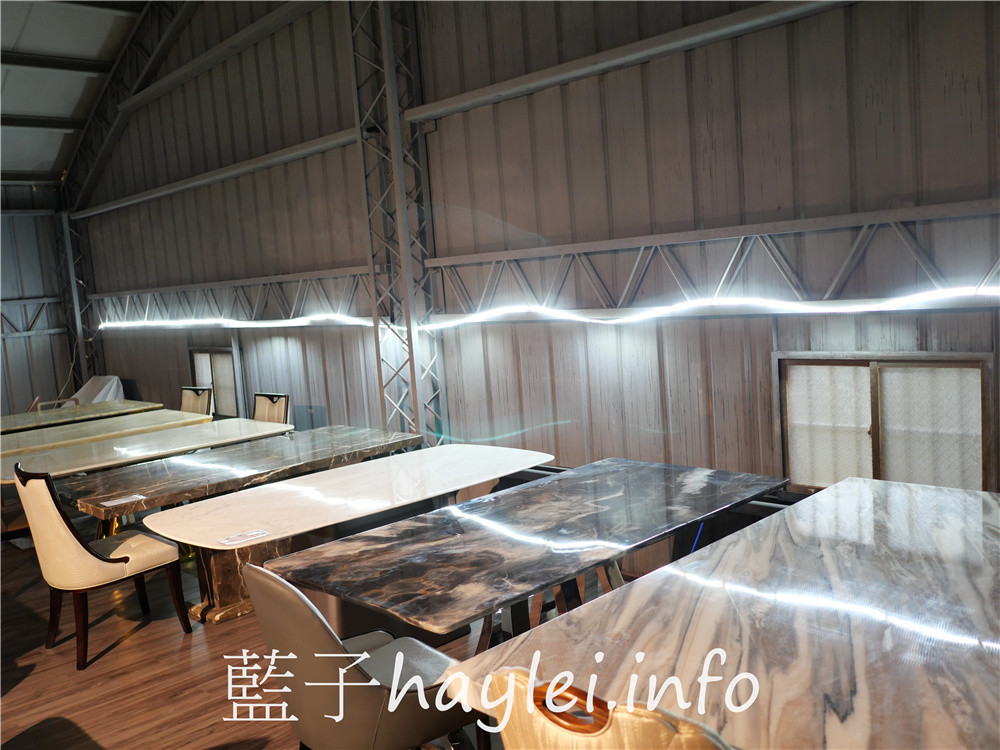 台中高CP傢俱推薦/Letitia娜緹夏家居-台中老字號傢俱批發工廠，想找平價高質感的牛皮沙發、電動沙發、天絲床墊、大理石茶几、石材餐桌椅的話，來這邊就對了！用料實在，價格實惠，租屋、房東居家裝潢首選！台中龍井/東海藝術街/台中買家具/台中買沙發/台中買床墊/藍子愛分享 國內外住宿相關 國內旅遊 攝影 民生資訊分享 