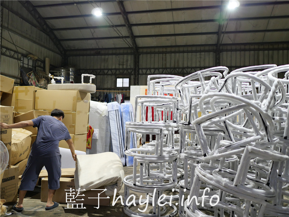 台中高CP傢俱推薦/Letitia娜緹夏家居-台中老字號傢俱批發工廠，想找平價高質感的牛皮沙發、電動沙發、天絲床墊、大理石茶几、石材餐桌椅的話，來這邊就對了！用料實在，價格實惠，租屋、房東居家裝潢首選！台中龍井/東海藝術街/台中買家具/台中買沙發/台中買床墊/藍子愛分享 國內外住宿相關 國內旅遊 攝影 民生資訊分享 