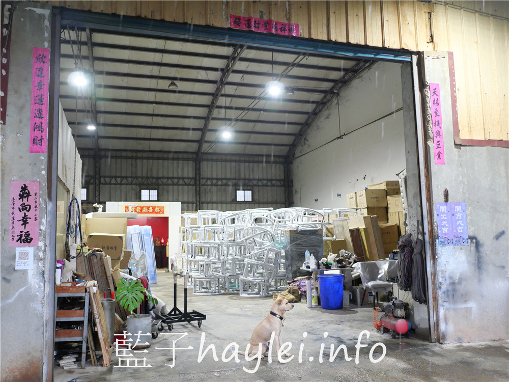 台中高CP傢俱推薦/Letitia娜緹夏家居-台中老字號傢俱批發工廠，想找平價高質感的牛皮沙發、電動沙發、天絲床墊、大理石茶几、石材餐桌椅的話，來這邊就對了！用料實在，價格實惠，租屋、房東居家裝潢首選！台中龍井/東海藝術街/台中買家具/台中買沙發/台中買床墊/藍子愛分享 國內外住宿相關 國內旅遊 攝影 民生資訊分享 