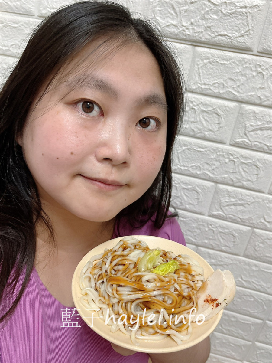 乾拌麵推薦/川巴子乾拌麵-台灣乾拌麵祖師爺華師傅回來了！嚴選台南日曬關廟麵，上海蔥油拌麵、四川川味辣麵全新上市，美味席捲你的味蕾～川巴子火鍋樓/川夜宴/張永華/台北美食/宅配美食/防疫美食/麻辣乾拌麵/油蔥乾拌麵/網購乾拌麵/團購乾拌麵/簡單吃健康煮/宵夜美食/藍子愛美食 中式料理 宅配食記 攝影 民生資訊分享 飲食集錦 