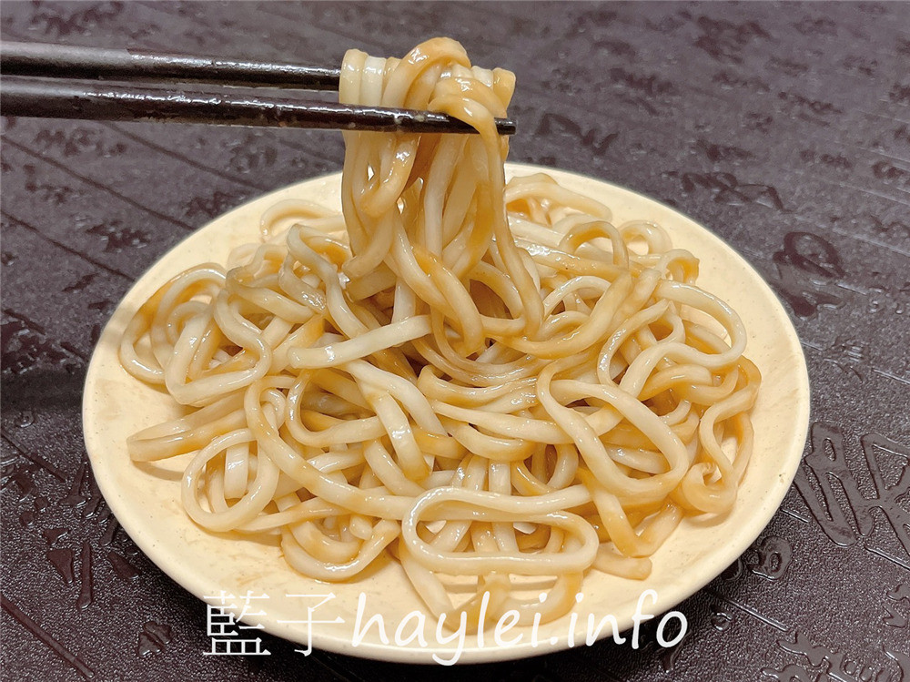 乾拌麵推薦/川巴子乾拌麵-台灣乾拌麵祖師爺華師傅回來了!嚴選台南日曬關廟麵,上海蔥油拌麵、四川川味辣麵全新上市,美味席捲你的味蕾~川巴子火鍋樓/川夜宴/張永華/台北美食/宅配美食/防疫美食/麻辣乾拌麵/油蔥乾拌麵/網購乾拌麵/團購乾拌麵/簡單吃健康煮/宵夜美食/藍子愛美食 中式料理 宅配食記 攝影 民生資訊分享 飲食集錦
