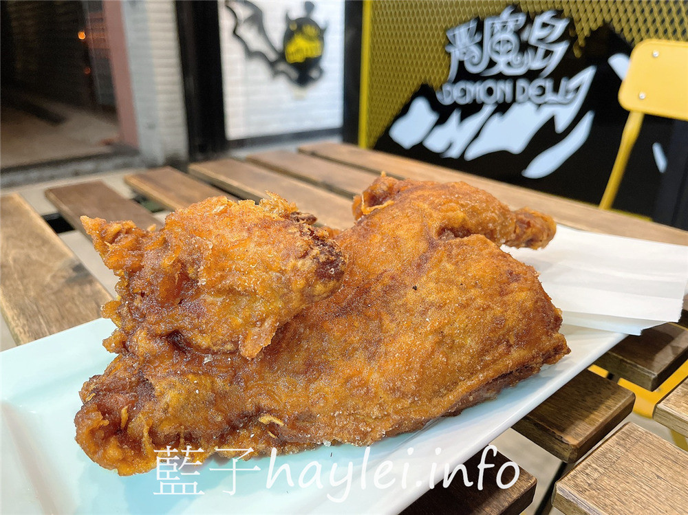 台中大里/魔王炸雞/惡魔島世界炸雞-台中必吃炸雞推薦，溫體雞肉醃漬按摩入味，現點現炸，樣樣好吃無雷！匈牙利紅椒脆皮半雞皮脆肉嫩超多汁，新疆大漠碳烤雞排孜然香氣誘人，尼加拉起司瀑布雞排起司控必點，惡魔島脆皮雞排外脆內嫩、復刻雞排經典美味。台中美食/台中炸雞/大里炸雞美食/藍子愛美食 中式料理 國內旅遊 攝影 民生資訊分享 美式料理 飲食集錦 