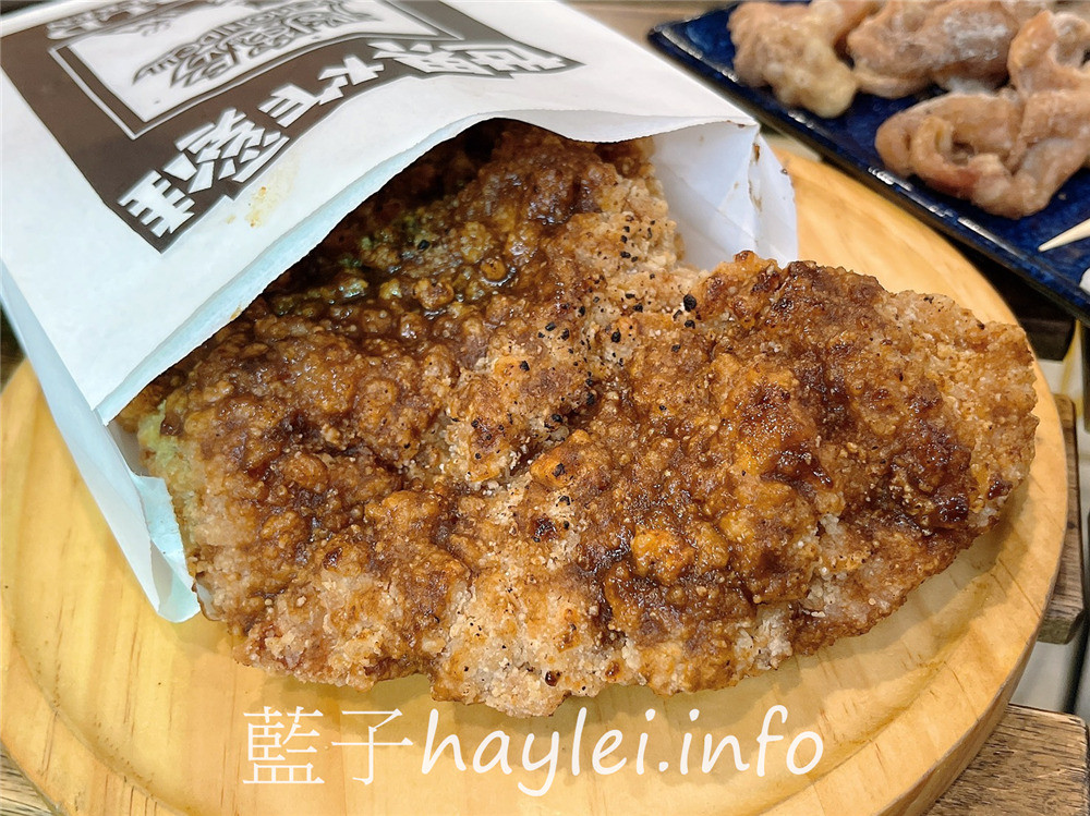 台中大里/魔王炸雞/惡魔島世界炸雞-台中必吃炸雞推薦，溫體雞肉醃漬按摩入味，現點現炸，樣樣好吃無雷！匈牙利紅椒脆皮半雞皮脆肉嫩超多汁，新疆大漠碳烤雞排孜然香氣誘人，尼加拉起司瀑布雞排起司控必點，惡魔島脆皮雞排外脆內嫩、復刻雞排經典美味。台中美食/台中炸雞/大里炸雞美食/藍子愛美食 中式料理 國內旅遊 攝影 民生資訊分享 美式料理 飲食集錦 