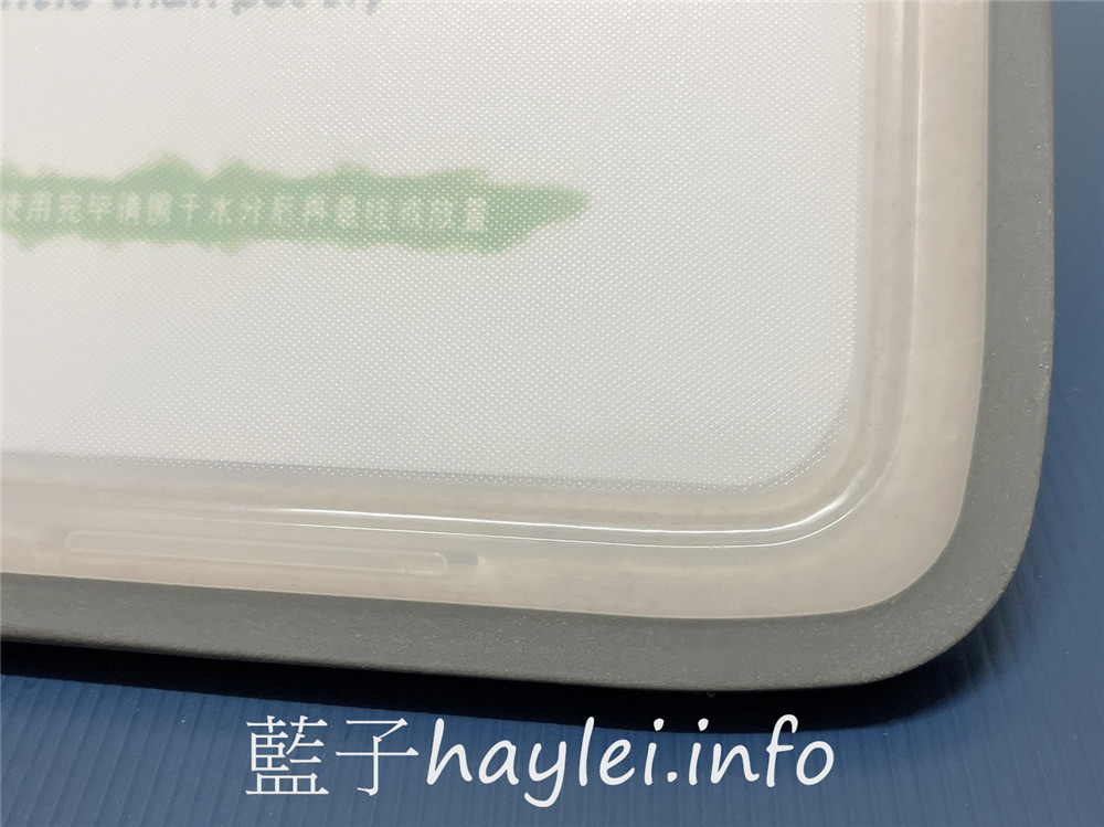 不鏽鋼切菜板推薦/三個寶全新抗菌款抗菌不鏽鋼+食品級PP 雙面砧板-附磨刀的切菜板!雙面設計可生熟食分開, TPR防滑圈包邊,切起來穩定性很好,304不銹鋼面用來解凍很不錯,材質防黴用起來健康安心~健康家具推薦/廚具推薦/健康菜板推薦/抗菌砧板/廚房用品/居家用品/藍子愛分享 健康養身 攝影 民生資訊分享 飲食集錦