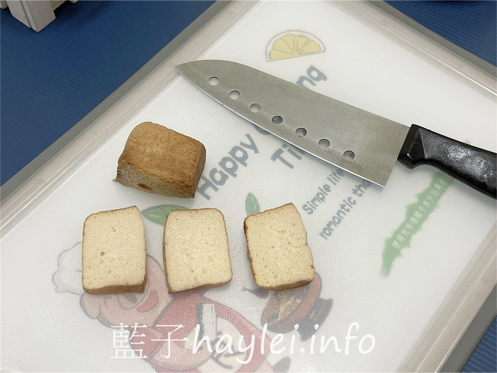 不鏽鋼切菜板推薦/三個寶全新抗菌款抗菌不鏽鋼+食品級PP 雙面砧板-附磨刀的切菜板!雙面設計可生熟食分開, TPR防滑圈包邊,切起來穩定性很好,304不銹鋼面用來解凍很不錯,材質防黴用起來健康安心~健康家具推薦/廚具推薦/健康菜板推薦/抗菌砧板/廚房用品/居家用品/藍子愛分享 健康養身 攝影 民生資訊分享 飲食集錦