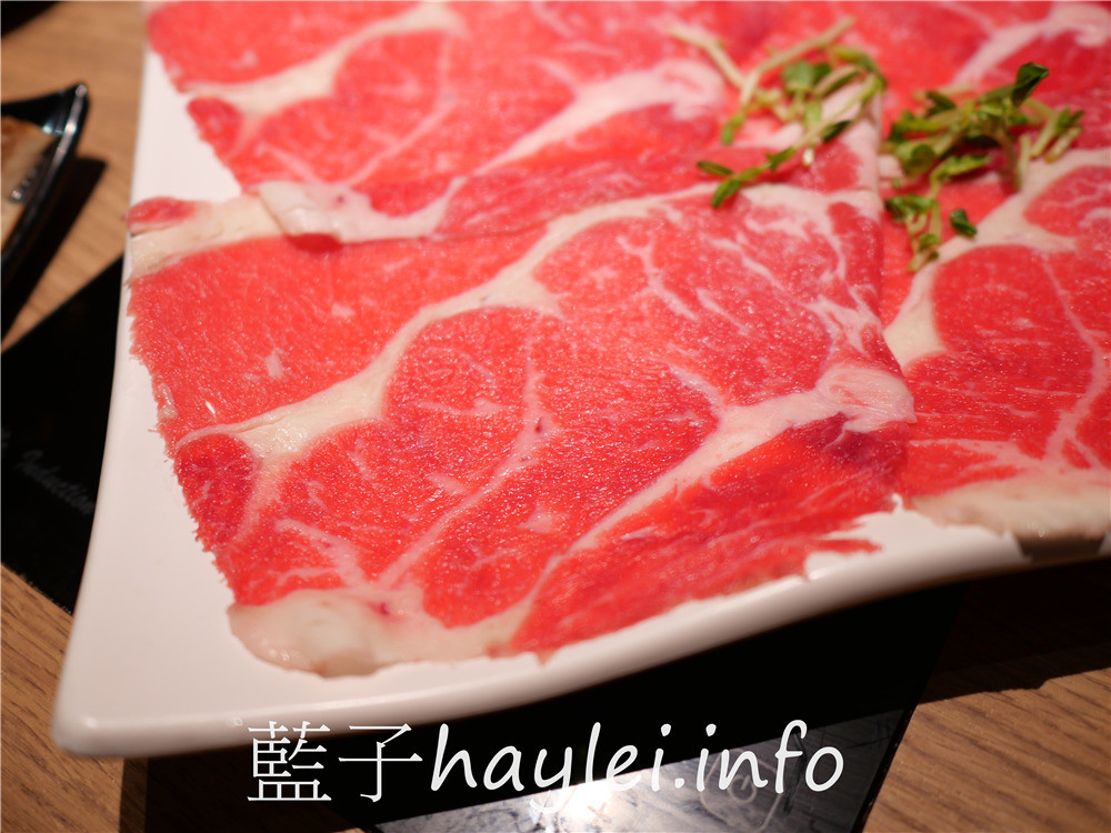 彰化員林/火鍋第一品牌樂多多集團/肉多多火鍋(員林育英店)-料多味美湯頭好，大份量肉盤超吸睛，268起就可以無限享用蔬食自助吧、飲料吧、冰品，消費滿千即享樂多多振興券優惠，好康美食七選一超划算！彰化美食/彰化旅遊/員林美食/彰化火鍋餐廳推薦/員林聚餐推薦/藍子愛美食 中式料理 國內旅遊 攝影 民生資訊分享 飲食集錦 