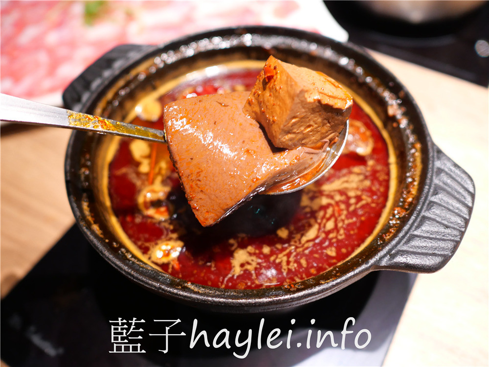 彰化員林/火鍋第一品牌樂多多集團/肉多多火鍋(員林育英店)-料多味美湯頭好，大份量肉盤超吸睛，268起就可以無限享用蔬食自助吧、飲料吧、冰品，消費滿千即享樂多多振興券優惠，好康美食七選一超划算！彰化美食/彰化旅遊/員林美食/彰化火鍋餐廳推薦/員林聚餐推薦/藍子愛美食 中式料理 國內旅遊 攝影 民生資訊分享 飲食集錦 