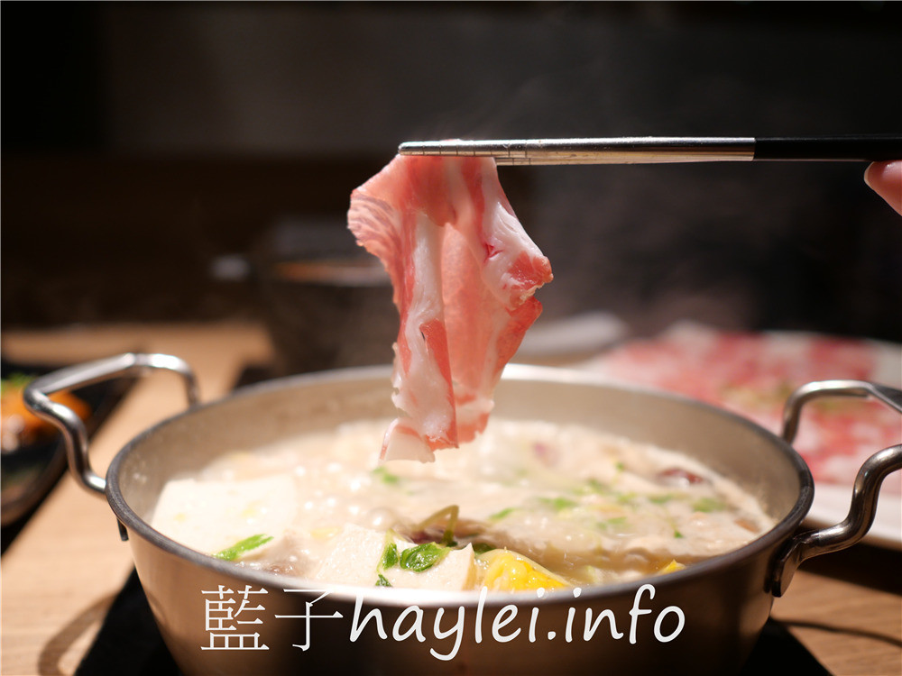 彰化員林/火鍋第一品牌樂多多集團/肉多多火鍋(員林育英店)-料多味美湯頭好，大份量肉盤超吸睛，268起就可以無限享用蔬食自助吧、飲料吧、冰品，消費滿千即享樂多多振興券優惠，好康美食七選一超划算！彰化美食/彰化旅遊/員林美食/彰化火鍋餐廳推薦/員林聚餐推薦/藍子愛美食 中式料理 國內旅遊 攝影 民生資訊分享 飲食集錦 