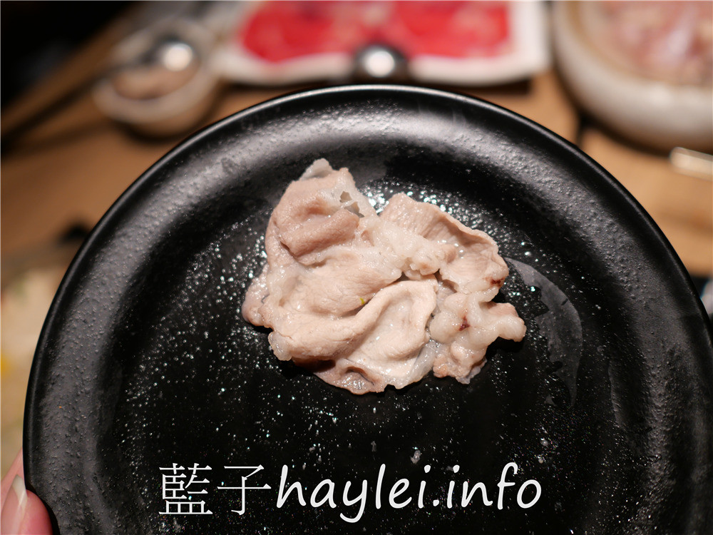 彰化員林/火鍋第一品牌樂多多集團/肉多多火鍋(員林育英店)-料多味美湯頭好，大份量肉盤超吸睛，268起就可以無限享用蔬食自助吧、飲料吧、冰品，消費滿千即享樂多多振興券優惠，好康美食七選一超划算！彰化美食/彰化旅遊/員林美食/彰化火鍋餐廳推薦/員林聚餐推薦/藍子愛美食 中式料理 國內旅遊 攝影 民生資訊分享 飲食集錦 