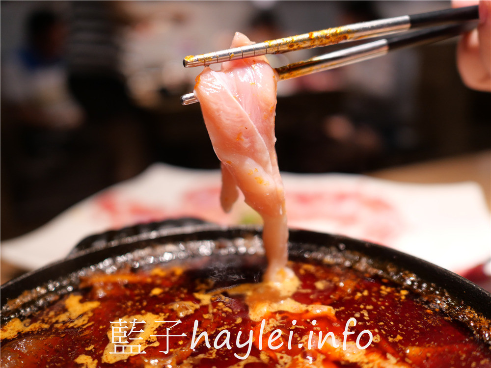 彰化員林/火鍋第一品牌樂多多集團/肉多多火鍋(員林育英店)-料多味美湯頭好，大份量肉盤超吸睛，268起就可以無限享用蔬食自助吧、飲料吧、冰品，消費滿千即享樂多多振興券優惠，好康美食七選一超划算！彰化美食/彰化旅遊/員林美食/彰化火鍋餐廳推薦/員林聚餐推薦/藍子愛美食 中式料理 國內旅遊 攝影 民生資訊分享 飲食集錦 