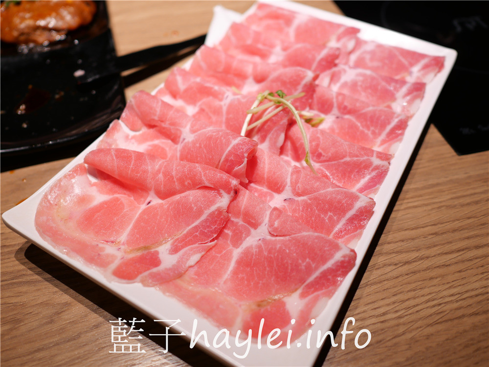 彰化員林/火鍋第一品牌樂多多集團/肉多多火鍋(員林育英店)-料多味美湯頭好,大份量肉盤超吸睛,268起就可以無限享用蔬食自助吧、飲料吧、冰品,消費滿千即享樂多多振興券優惠,好康美食七選一超划算!彰化美食/彰化旅遊/員林美食/彰化火鍋餐廳推薦/員林聚餐推薦/藍子愛美食 中式料理 國內旅遊 攝影 民生資訊分享 飲食集錦