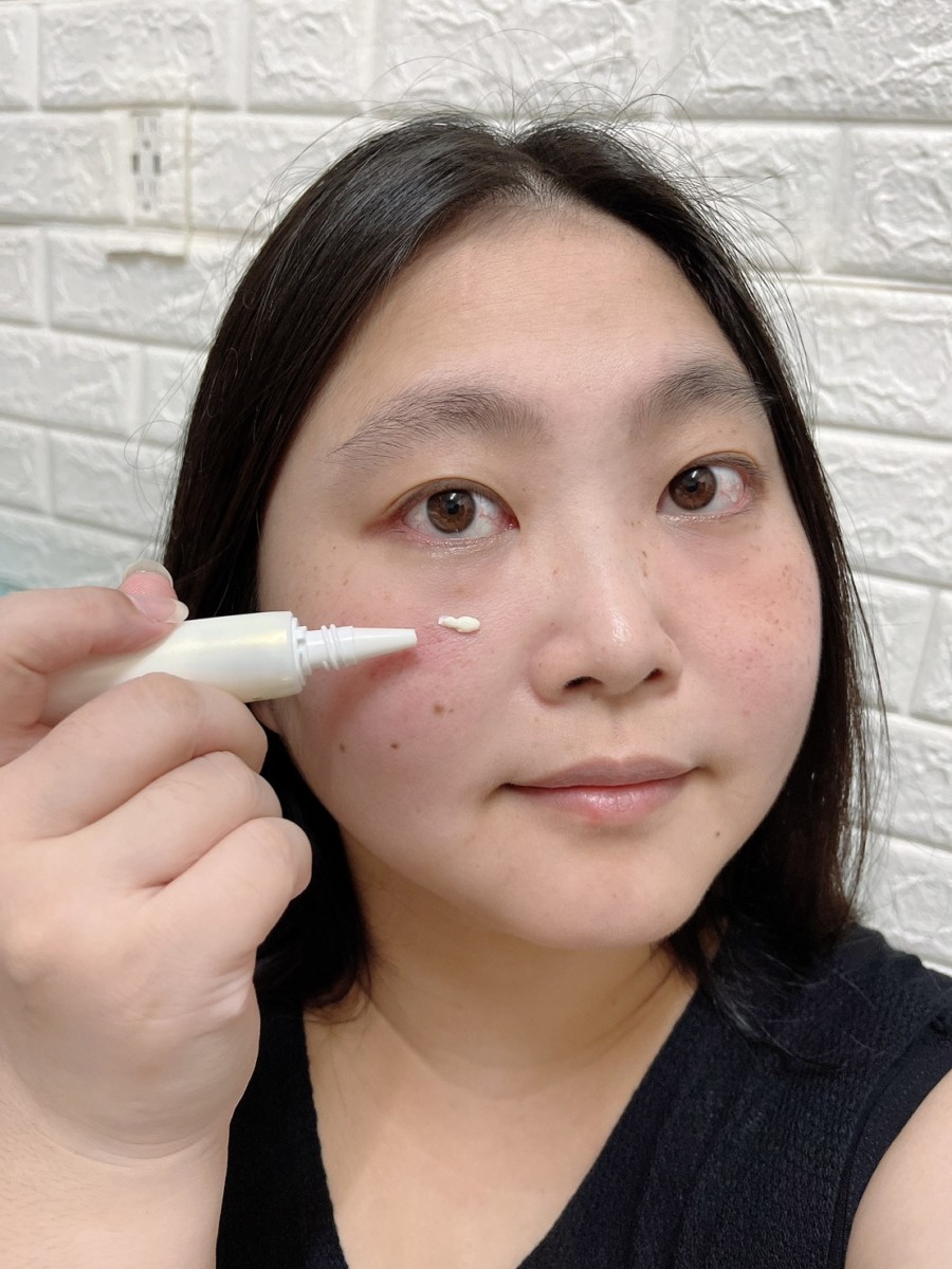 LOVISM/Ocean超輕感全能防曬妝前乳SPF50-稍帶控油感的妝前隔離乳，質地清爽不油膩，特別適合台灣濕熱環境使用，採用對環境更友善的海洋友善配方，海灘玩水也能使用超加分～美妝保養/肌膚保養/日常保養/防曬推薦/控油妝前乳推薦/防曬妝前乳推薦/藍子愛保養 保養品分享 彩妝品 彩妝品分享 攝影 民生資訊分享 