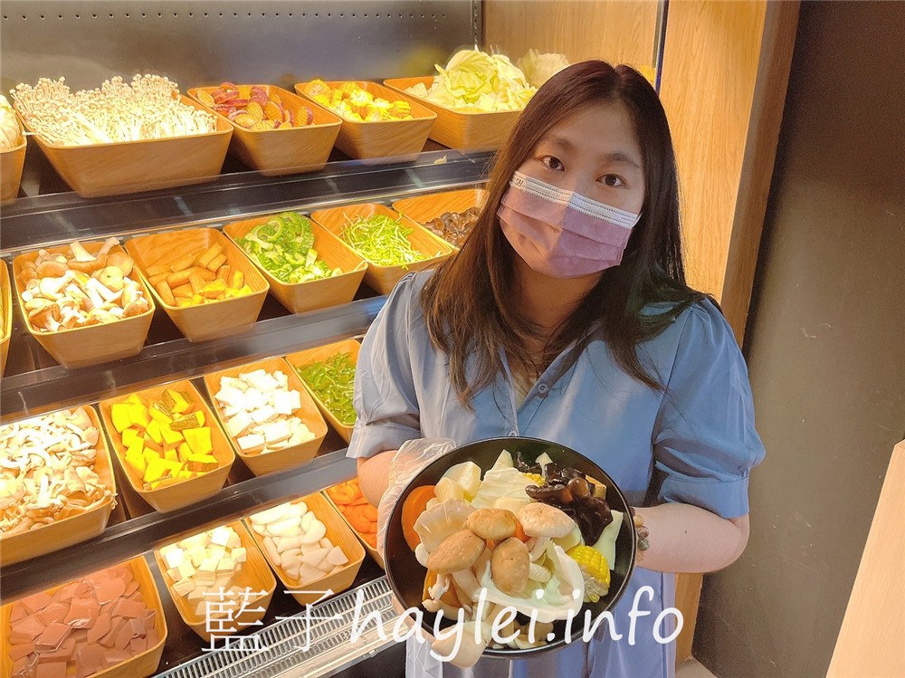 彰化員林/火鍋第一品牌樂多多集團/肉多多火鍋(員林育英店)-料多味美湯頭好，大份量肉盤超吸睛，268起就可以無限享用蔬食自助吧、飲料吧、冰品，消費滿千即享樂多多振興券優惠，好康美食七選一超划算！彰化美食/彰化旅遊/員林美食/彰化火鍋餐廳推薦/員林聚餐推薦/藍子愛美食 中式料理 國內旅遊 攝影 民生資訊分享 飲食集錦 