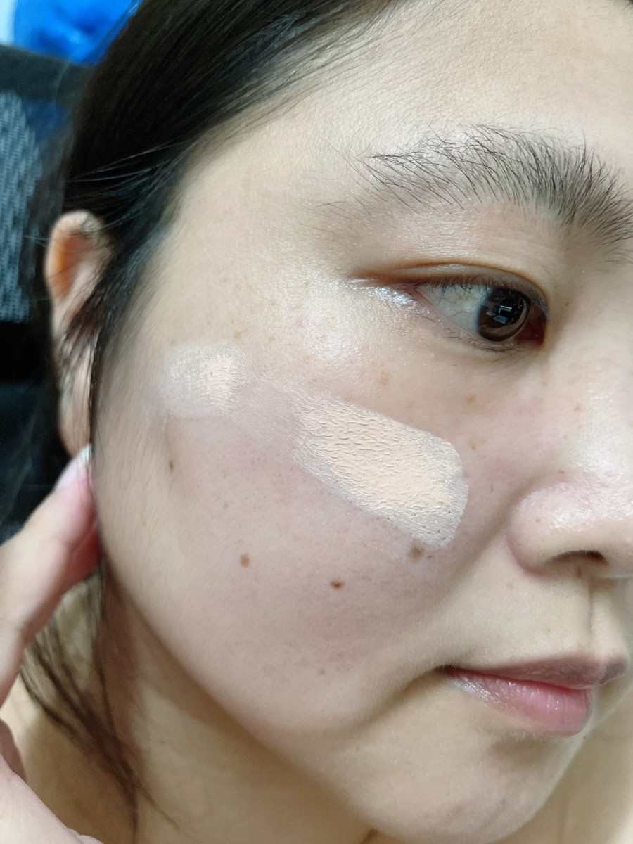 Aroce’b 艾珞皙 超持久完美抹刀粉底液SPF30 特白色 心得分享 日常隨手紀錄/美妝保養/美容彩妝/彩妝粉底/底妝產品/底妝評測/粉底心得分享/艾珞皙評價/艾珞皙粉底心得/藍子愛美麗 未分類 