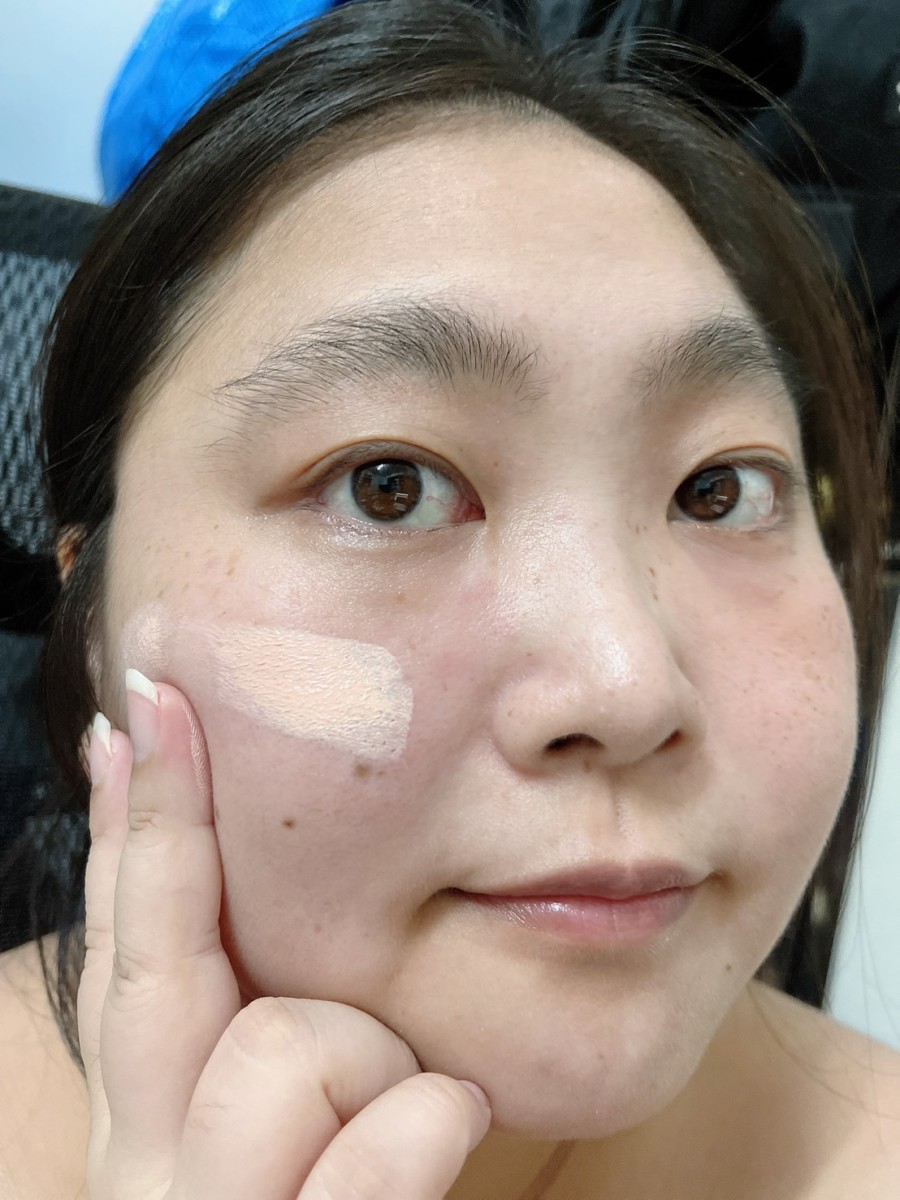 Aroce’b 艾珞皙 超持久完美抹刀粉底液SPF30 特白色 心得分享 日常隨手紀錄/美妝保養/美容彩妝/彩妝粉底/底妝產品/底妝評測/粉底心得分享/艾珞皙評價/艾珞皙粉底心得/藍子愛美麗 未分類 