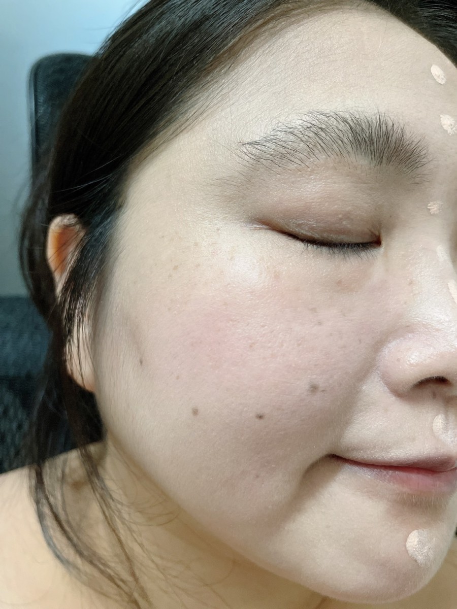 Aroce’b 艾珞皙 超持久完美抹刀粉底液SPF30 特白色 心得分享 日常隨手紀錄/美妝保養/美容彩妝/彩妝粉底/底妝產品/底妝評測/粉底心得分享/艾珞皙評價/艾珞皙粉底心得/藍子愛美麗 未分類 