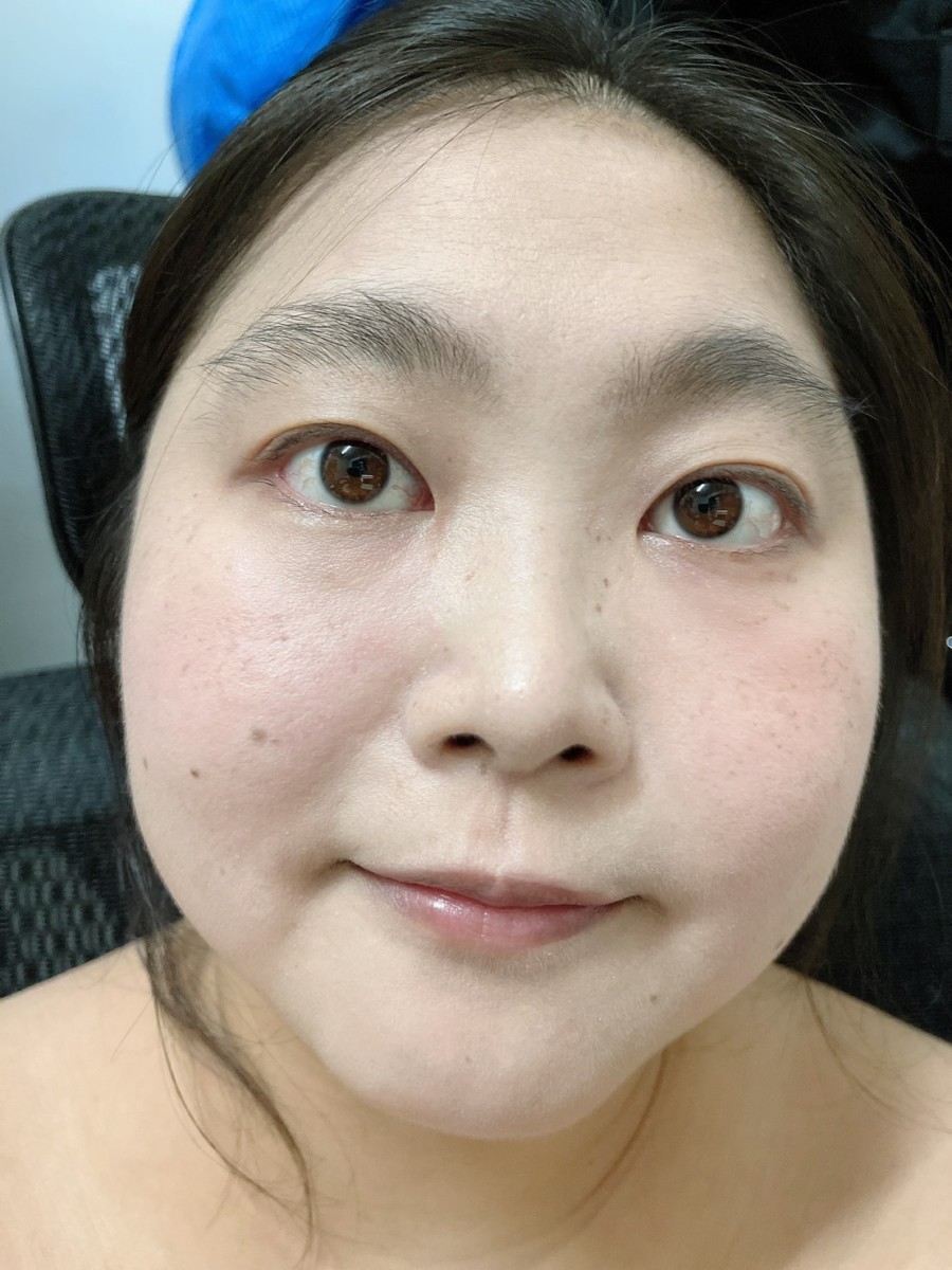 Aroce’b 艾珞皙 超持久完美抹刀粉底液SPF30 特白色 心得分享 日常隨手紀錄/美妝保養/美容彩妝/彩妝粉底/底妝產品/底妝評測/粉底心得分享/艾珞皙評價/艾珞皙粉底心得/藍子愛美麗 未分類