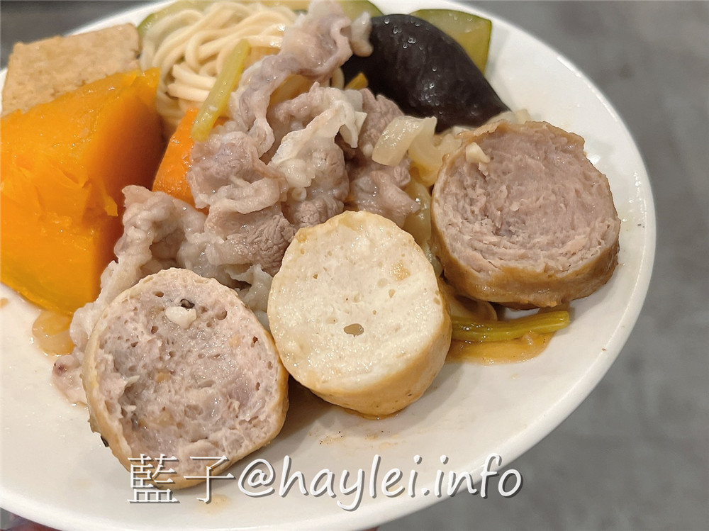 由火鍋第一品牌 樂多多集團開的新品牌 狂一鍋(台中精武東店)-289起享受台灣小吃變火鍋，翻玩台菜大變火鍋湯品，酒香花雕雞鍋、生炒花枝鍋推薦必吃，新台式火鍋絕妙滋味誘人再再來訪!飲品吧跟蔬食自助吧有12種菜品、2種飲品無限供應，吃起來豐富美味超幸福~肉多多火鍋旗下新品牌/台中美食/台中火鍋推薦/太平美食/藍子愛美食 中式料理 國內旅遊 攝影 民生資訊分享 飲食集錦 