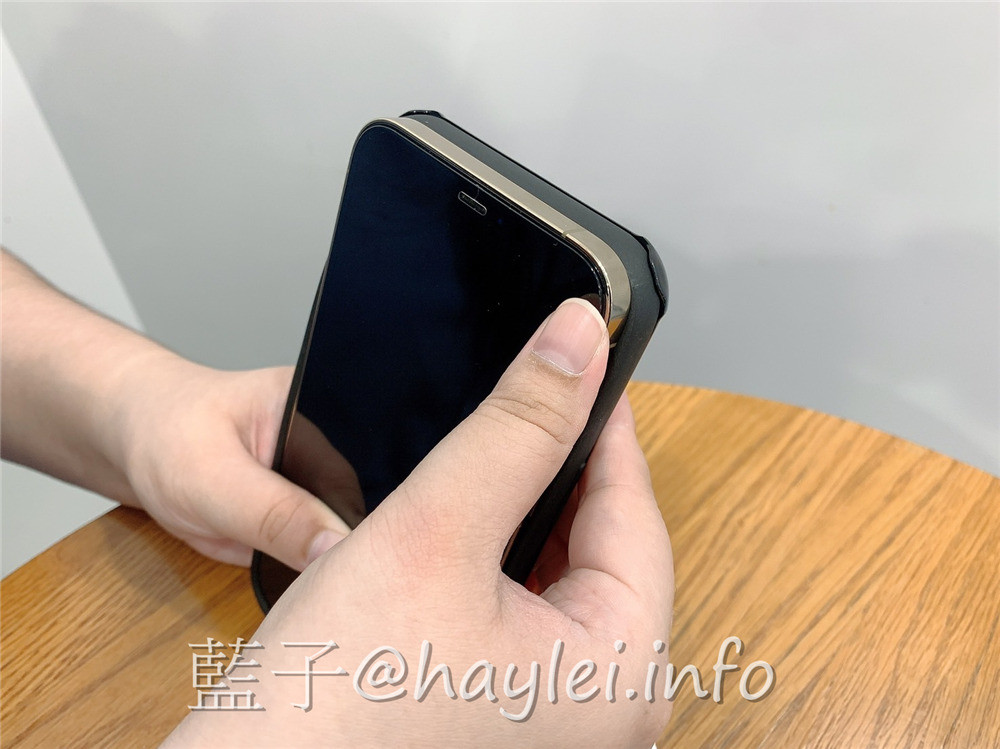Gramas iPhone軍規防摔經典手機殼-Rib 日本設計風格時尚行李箱造型手機殼，外層硬聚碳酸酯材料，內層高矽柔軟墊結構，軍規防摔手機殼完美防護超防摔，背蓋側滑式卡槽卡片收納秒變手機錢包更實用~蘋果手機配件/手機殼推薦/卡片收納手機殼/日本東京/iphone case/iphone 12 Pro Max/APPLE 包殼與配件 3C相關 攝影 民生資訊分享 網際資訊相關 自己動手做！ 