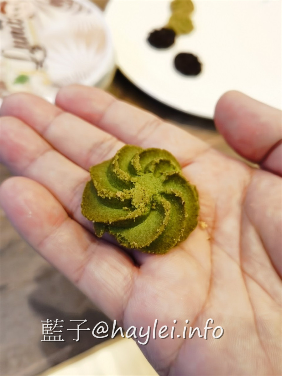 台中西屯/TLuna Cookies 猴子曲奇餅-(總店)-從美國紅到台灣的法式手工餅乾,鐵盒子包裝設計可愛又實用,吃起來真材實料且香濃不膩口,難怪會榮獲食品米其林iTQi 國際風味評鑑三星肯定~私心推薦高山茶跟巧克力!台中美食/台中伴手禮/藍子愛美食/下午茶點心推薦/西屯彌月餅干/手工餅干推薦/鐵盒餅干推薦 國內旅遊 宅配食記 攝影 民生資訊分享 飲食集錦