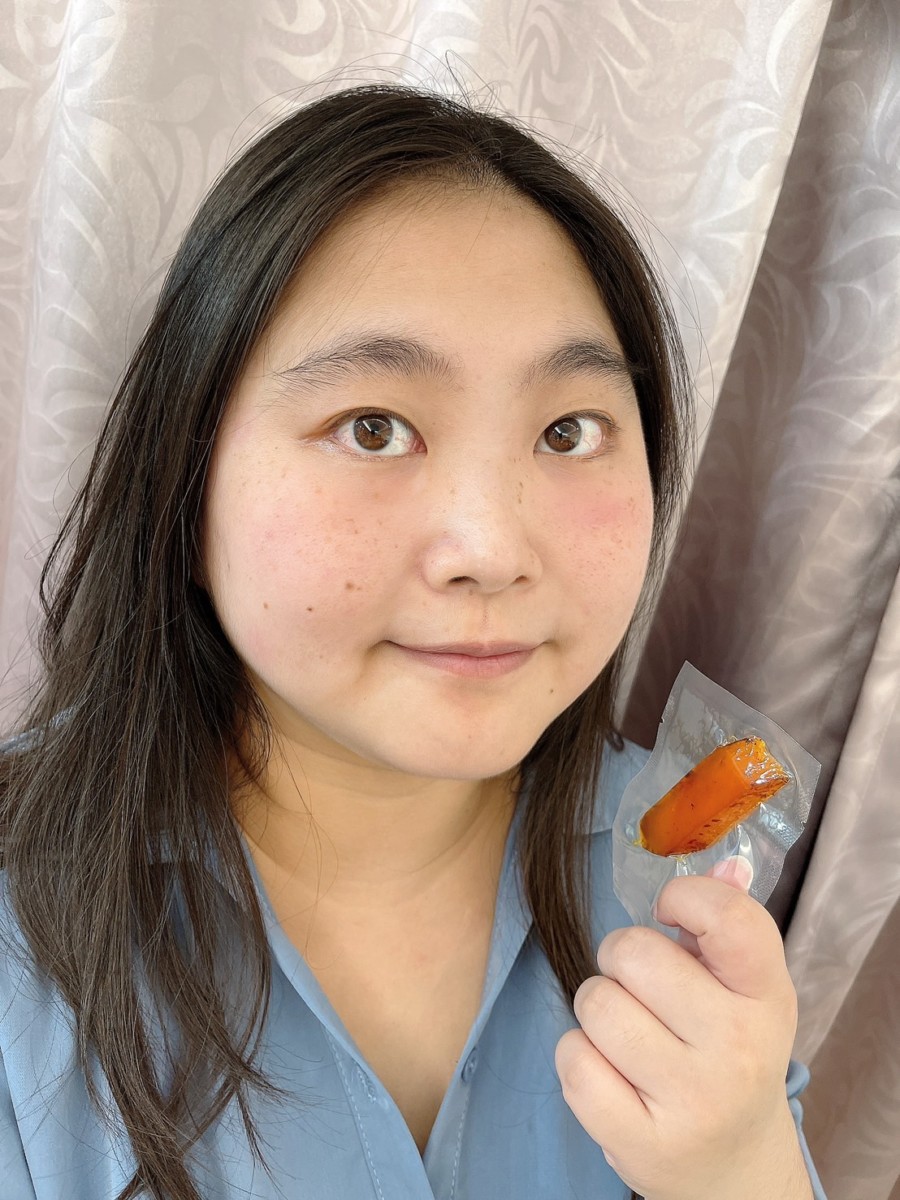 陳家烏魚子-日銷破萬的老饕嚴選頂級零食,有著全台最好吃的烏魚子的稱號,鹹香濃郁的極致美味令人欲罷不能,一口接一口!台北烏魚子專賣/台北烏魚子伴手禮/即食烏魚子推薦/整片熟食烏魚子/熟食1口包烏魚子/點心零嘴/宅配美食/台北饒河夜市美食/藍子愛美食 中式料理 宅配食記 攝影 民生資訊分享 自己動手做! 飲食集錦
