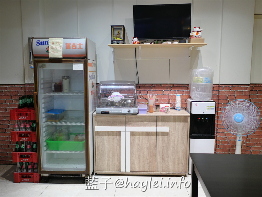 台中北區/高雄旻哥牛肉燥飯/旻哥古早味台中店-來自高雄的連鎖美食品牌,食材新鮮且料理實在,口感豐富美味且兼具創新性,招牌牛B飯、炙燒比目魚滷肉飯、藥膳牛肉湯推薦必點~台中美食/台中小吃/高雄美食/在地台灣味美食推薦/台式丼飯/台中滷肉飯/台中牛肉燥飯/創意料理/藍子愛美食 中式料理 國內旅遊 攝影 民生資訊分享 飲食集錦