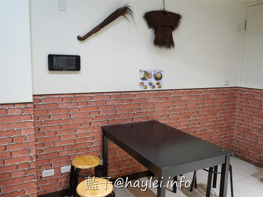 台中北區/高雄旻哥牛肉燥飯/旻哥古早味台中店-來自高雄的連鎖美食品牌，食材新鮮且料理實在，口感豐富美味且兼具創新性，招牌牛B飯、炙燒比目魚滷肉飯、藥膳牛肉湯推薦必點~台中美食/台中小吃/高雄美食/在地台灣味美食推薦/台式丼飯/台中滷肉飯/台中牛肉燥飯/創意料理/藍子愛美食 中式料理 國內旅遊 攝影 民生資訊分享 飲食集錦 