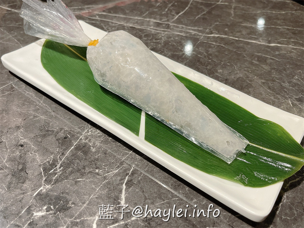 台中西屯/知否鴛鴦鍋-麻辣鍋&青麻椒鍋絕美雙椒香氣誘人心弦，板豆腐、果凍鴨血、豆包、白菜等鍋底都是可以續加的，鮮嫩美味的安格斯牛小排＆伊比利豬、彈Ｑ水晶蝦滑、鮮甜肉厚手臂蝦等推薦必點，食材吸附湯底醇厚鮮麻的好滋味，令人一吃上癮！台中美食/台中火鍋/台中麻辣鍋推薦/藍子愛美食 中式料理 國內旅遊 攝影 民生資訊分享 飲食集錦 