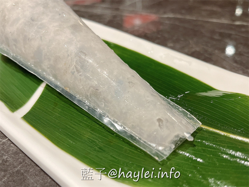 台中西屯/知否鴛鴦鍋-麻辣鍋&青麻椒鍋絕美雙椒香氣誘人心弦，板豆腐、果凍鴨血、豆包、白菜等鍋底都是可以續加的，鮮嫩美味的安格斯牛小排＆伊比利豬、彈Ｑ水晶蝦滑、鮮甜肉厚手臂蝦等推薦必點，食材吸附湯底醇厚鮮麻的好滋味，令人一吃上癮！台中美食/台中火鍋/台中麻辣鍋推薦/藍子愛美食 中式料理 國內旅遊 攝影 民生資訊分享 飲食集錦 