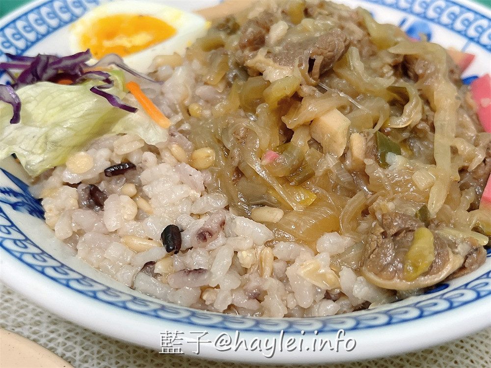 愛上烹調即食調理包-小郭老師每日採購新鮮食材,當天現煮後立刻真空包裝並用-58度C急速冷凍,避免變質而影響食物的營養、風味及口感,這樣方便好料理的宅配冷凍食品,絕對是最適合現代人的懶人料理首選!宅配美食/調理包推薦/鮮食調理包/料理包美食/牛丼/咖哩牛/打拋牛/藍子愛美食 中式料理 宅配食記 攝影 民生資訊分享 自己動手做! 飲食集錦