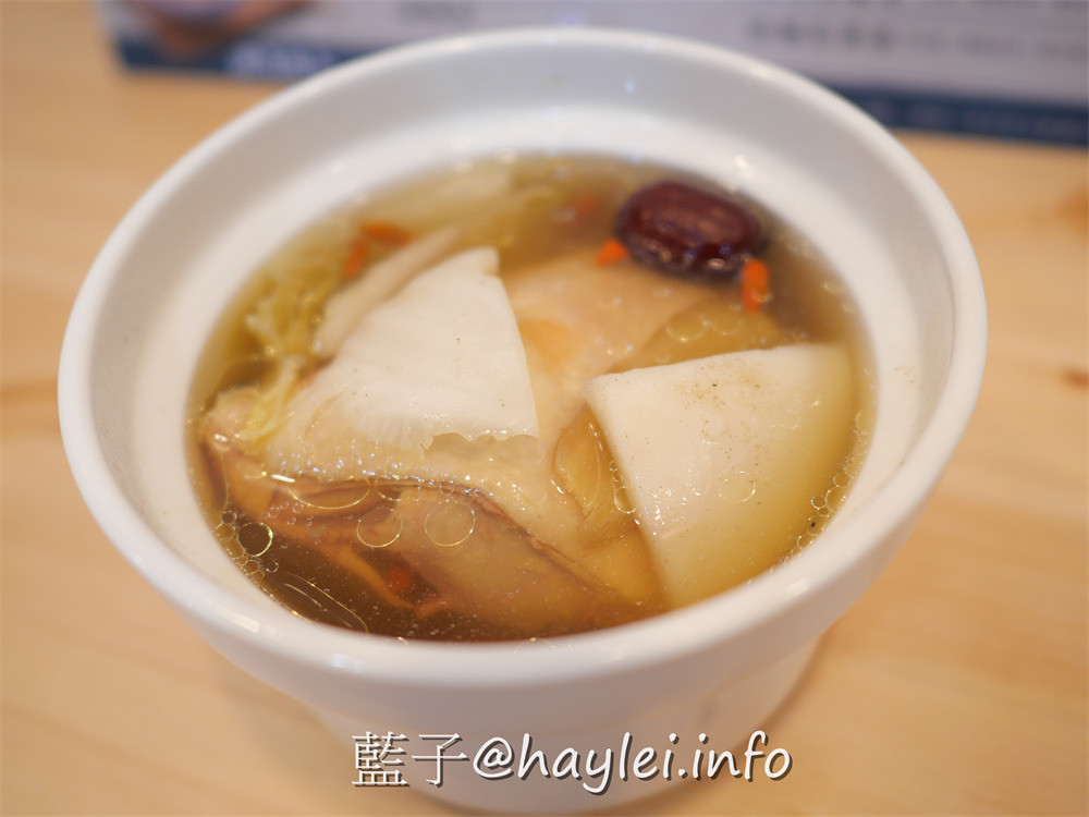 台中大里/醉月燉品 養生盅湯專家 藥補不如食補-煲煮五小時以上的養生個人盅湯，在冬日嚴寒喝下暖胃湯品，美味瞬間滋養身心靈~台中美食/大里美食/台中藥膳/台中養生湯/台中個人燉湯/台中個人煲湯/單人盅湯/healthysoup/香水椰子雞/八珍養生湯/藥燉排骨/蓮子排骨/藍子愛美食 中式料理 健康養身 國內旅遊 攝影 民生資訊分享 飲食集錦 
