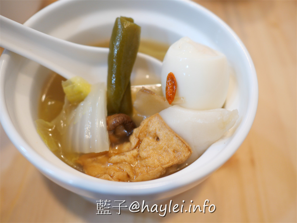 台中大里/醉月燉品 養生盅湯專家 藥補不如食補-煲煮五小時以上的養生個人盅湯，在冬日嚴寒喝下暖胃湯品，美味瞬間滋養身心靈~台中美食/大里美食/台中藥膳/台中養生湯/台中個人燉湯/台中個人煲湯/單人盅湯/healthysoup/香水椰子雞/八珍養生湯/藥燉排骨/蓮子排骨/藍子愛美食 中式料理 健康養身 國內旅遊 攝影 民生資訊分享 飲食集錦 