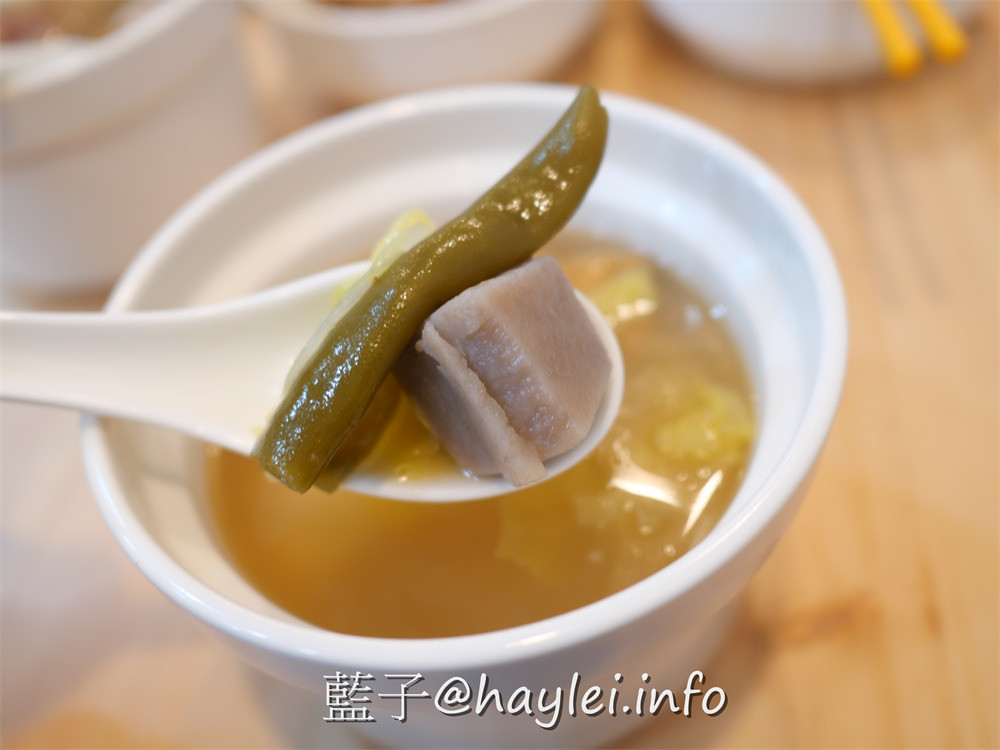 台中大里/醉月燉品 養生盅湯專家 藥補不如食補-煲煮五小時以上的養生個人盅湯，在冬日嚴寒喝下暖胃湯品，美味瞬間滋養身心靈~台中美食/大里美食/台中藥膳/台中養生湯/台中個人燉湯/台中個人煲湯/單人盅湯/healthysoup/香水椰子雞/八珍養生湯/藥燉排骨/蓮子排骨/藍子愛美食 中式料理 健康養身 國內旅遊 攝影 民生資訊分享 飲食集錦 